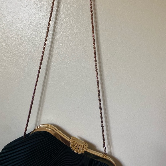 Black & gold clutch - Picture 3 of 3